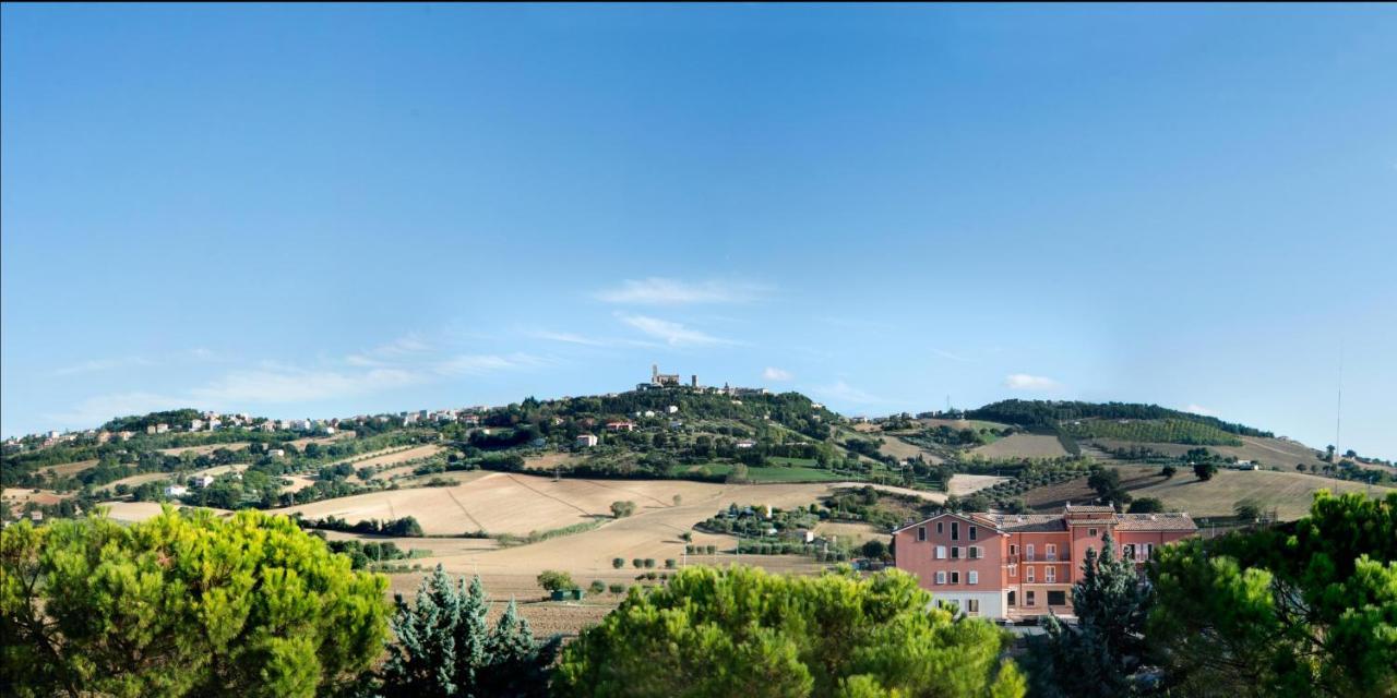 Hotel Torresi Potenza Picena Dış mekan fotoğraf