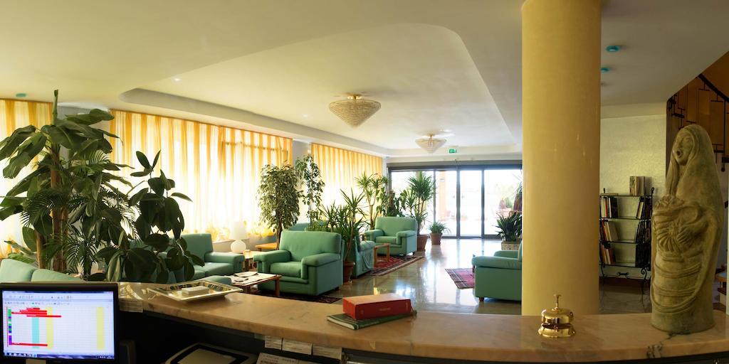 Hotel Torresi Potenza Picena Dış mekan fotoğraf