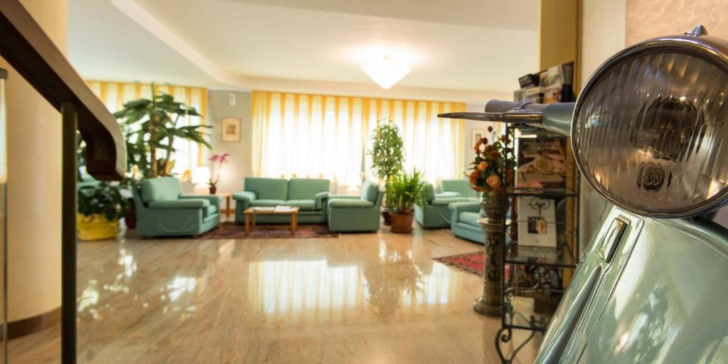 Hotel Torresi Potenza Picena Dış mekan fotoğraf