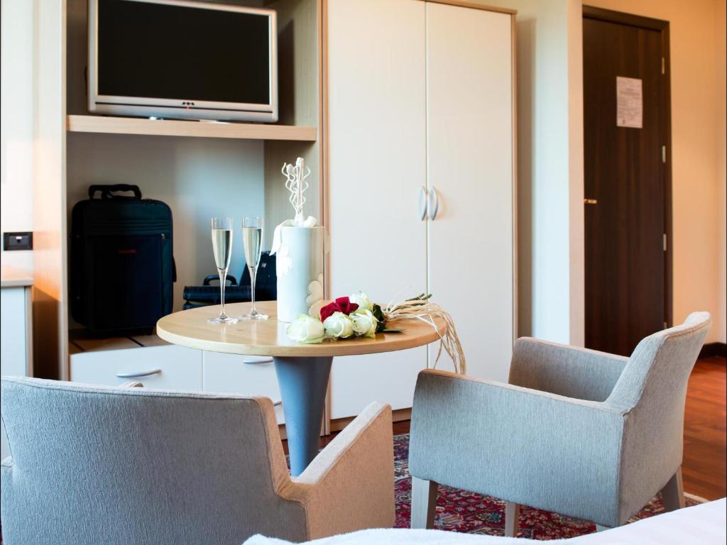 Hotel Torresi Potenza Picena Dış mekan fotoğraf