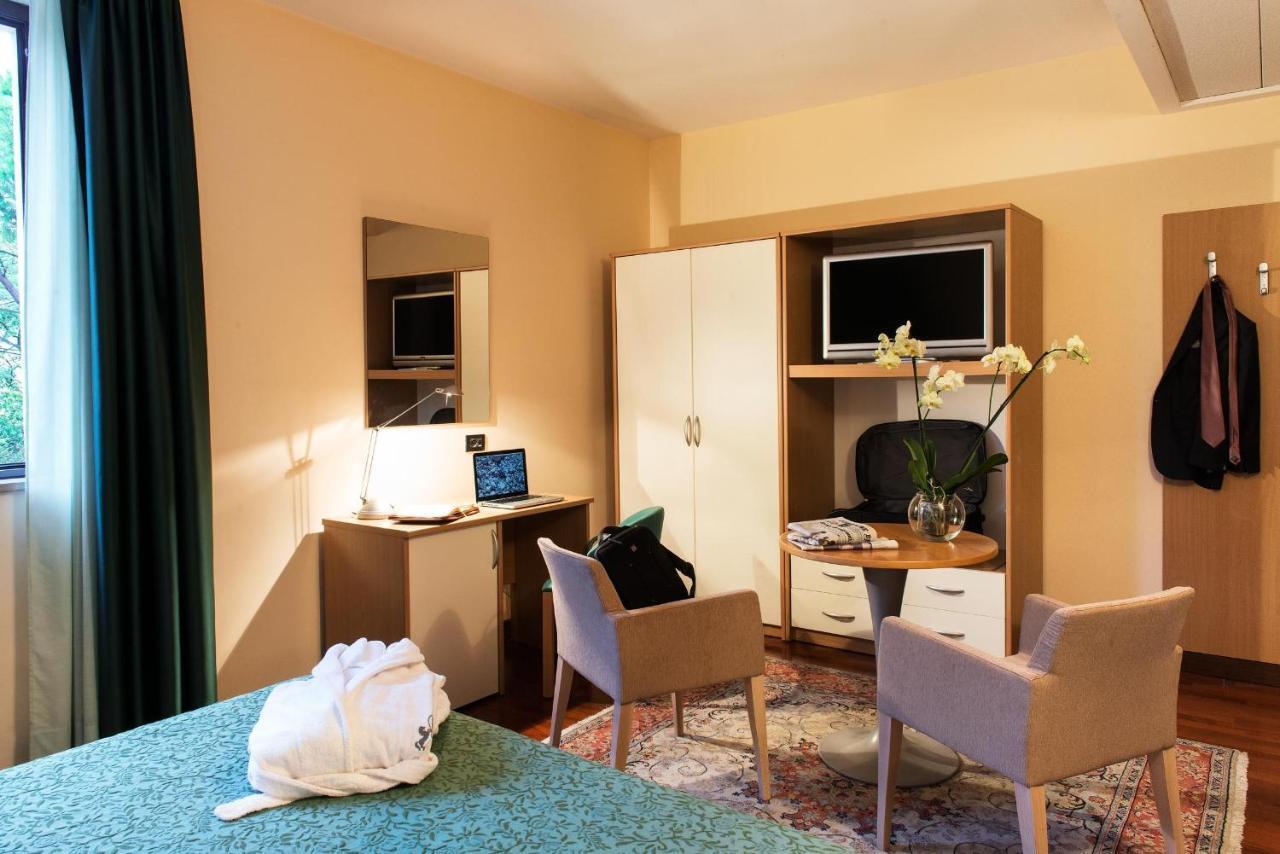Hotel Torresi Potenza Picena Oda fotoğraf